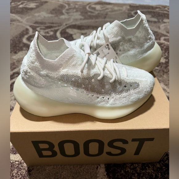 Yeezy Boost 380 - Picture 3 of 5